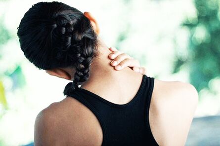 Queixas por movementos no pescozo - síntoma da osteocondrose