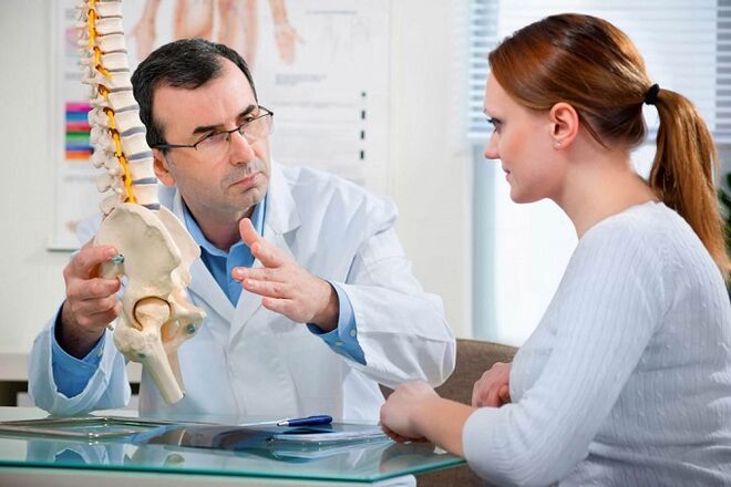 Atracción por un especialista para o tratamento da osteocondrose lumbar
